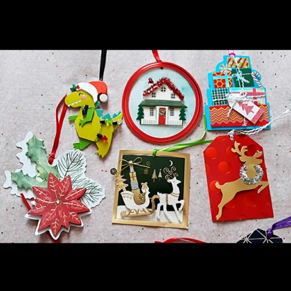 Christmas Gift Tags & Holiday Tissue Paper Set - Picture 3 of 6